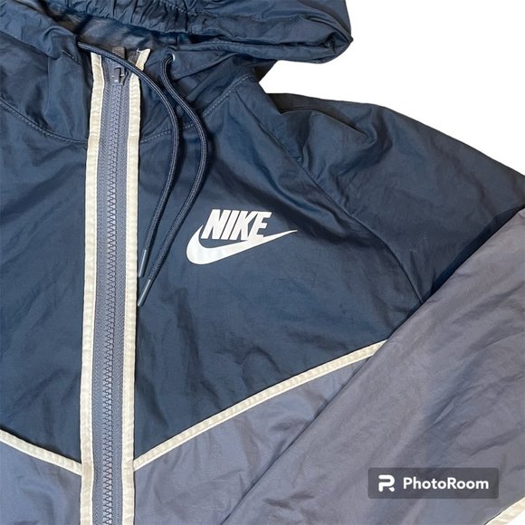 Nike light jacket / wind breaker retro styling women's size MEDIUM - Picture 2 of 5